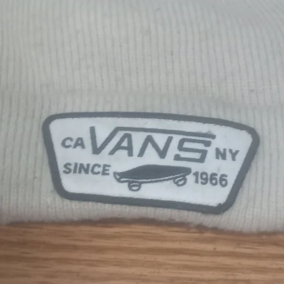 COPY - Vans toque - Picture 2 of 3